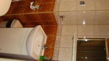 Фото номера Двухместный номер с 1 кроватью Отели типа «постель и завтрак» Hotelik Parkowy г. Легница 4