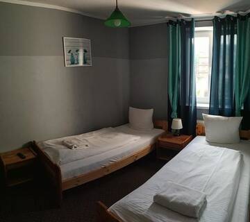 Фото номера Двухместный номер с 2 отдельными кроватями Проживание в семье Hotelik Villa г. Легница 12
