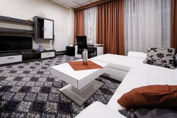 Фото Отель Hotel Gwarna г. Легница 4