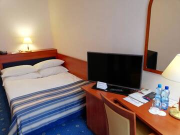 Фото Отель Hotel Gwarna г. Легница 5