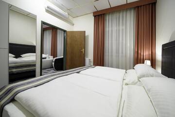Фото Отель Hotel Gwarna г. Легница 3