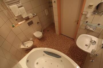 Фото номера Полулюкс Отель Hotel Gwarna г. Легница 4
