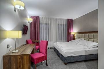 Фото номера Двухместный номер с 1 кроватью Отель Hotel Kamieniczka г. Легница 5