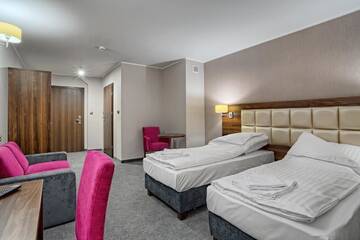 Фото номера Двухместный номер с 2 отдельными кроватями Отель Hotel Kamieniczka г. Легница 3