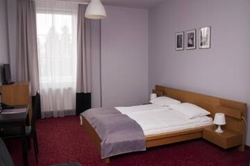 Фото номера Двухместный номер с 1 кроватью или 2 отдельными кроватями Отель Hotel Sękowski г. Легница 4