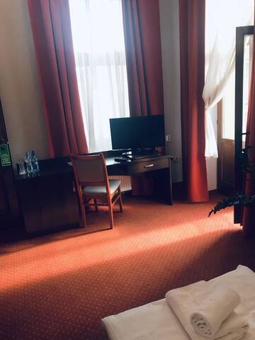 Фото номера Трехместный номер Апарт-отели Legnicki Browar Książęcy Hotel i Restauracja г. Легница 5