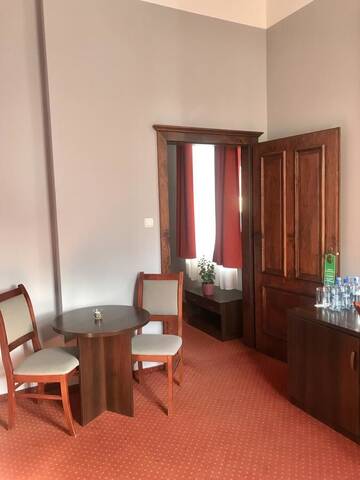 Фото номера Трехместный номер Апарт-отели Legnicki Browar Książęcy Hotel i Restauracja г. Легница 3