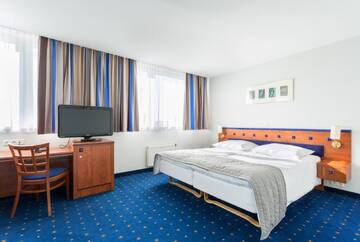 Фото номера Полулюкс Отель Qubus Hotel Legnica г. Легница 3
